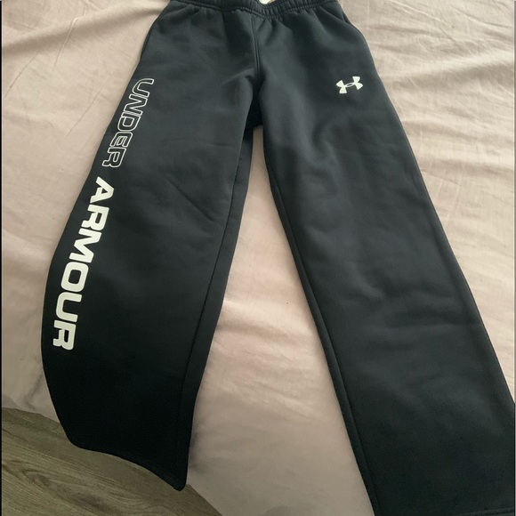UnderArmour black sweatpants boy size medium - Picture 1 of 3